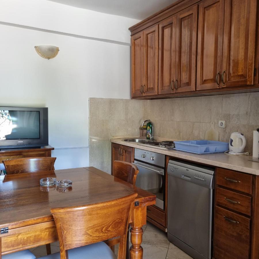 Apartment Jovan2,On The Beach With Free Wi-Fi Котор Екстериор снимка