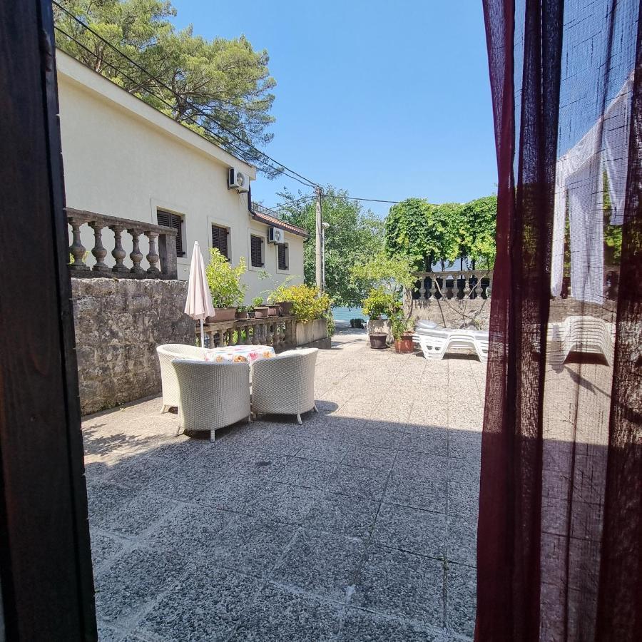 Apartment Jovan2,On The Beach With Free Wi-Fi Котор Екстериор снимка